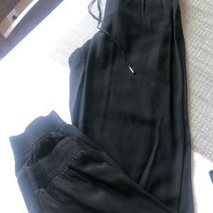 Splendid pants size S with elastic at ankle